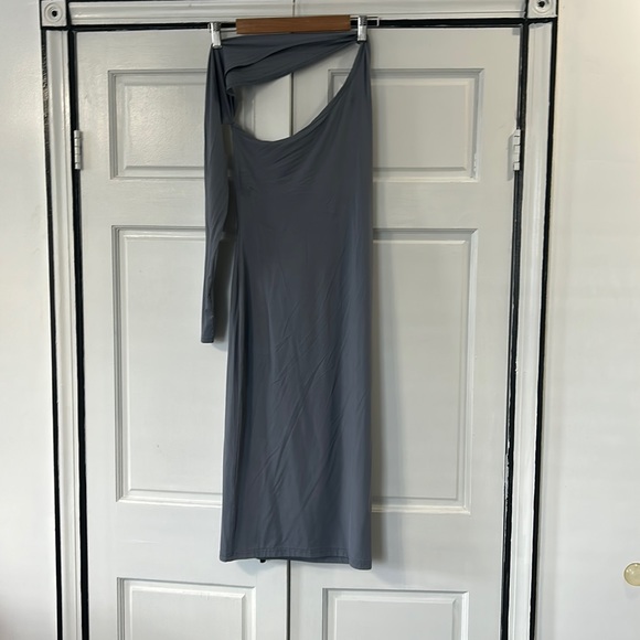 NWT one shoulder backless midi dress - Picture 3 of 7